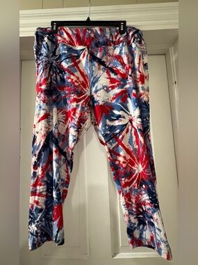 Way to Celebrate! Women’s Patriotic Fireworks Print Leggings Size XXXL / 22 / 3X